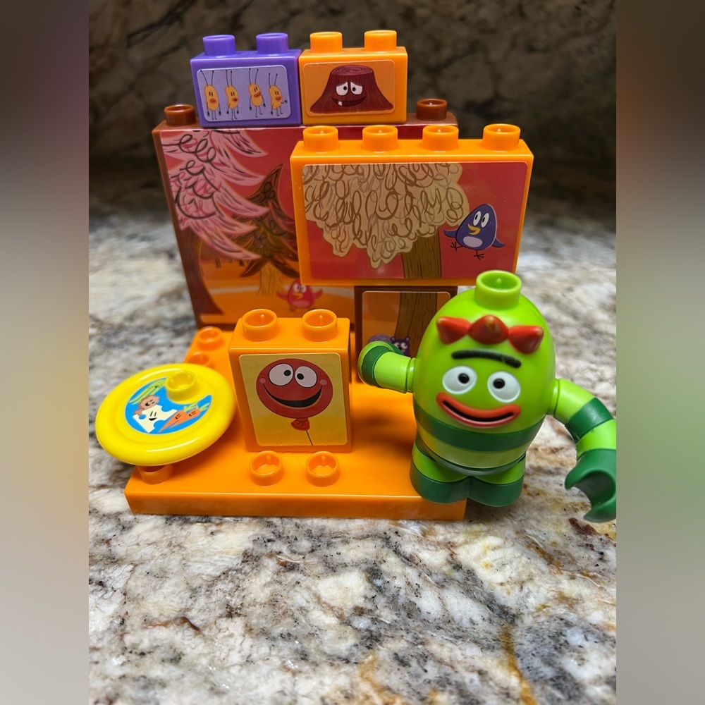 Yo Gabba Gabba mega bloks Brobee land.